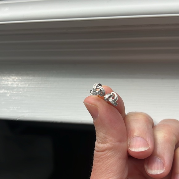 Diamond Knot 14K white gold studs - Picture 12 of 12